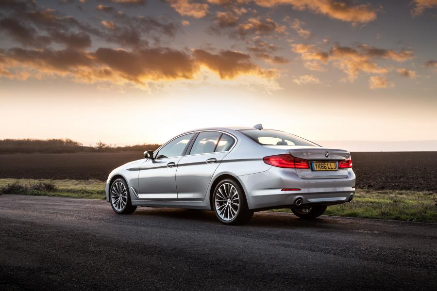  BMW 520d SE Sedan 2017 года  (UK) (фото 8 из 18)